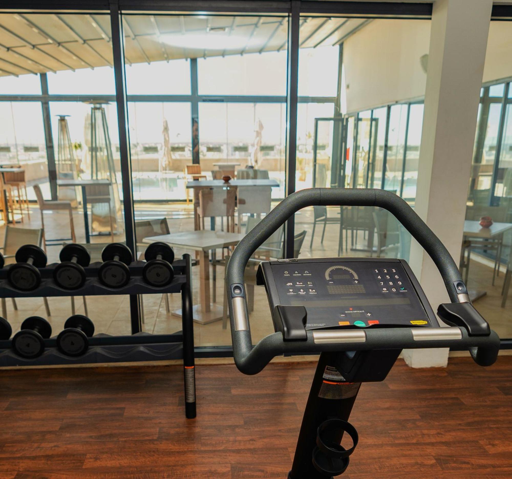 Radisson Hotel Sfax Exteriér fotografie The gym at the hotel