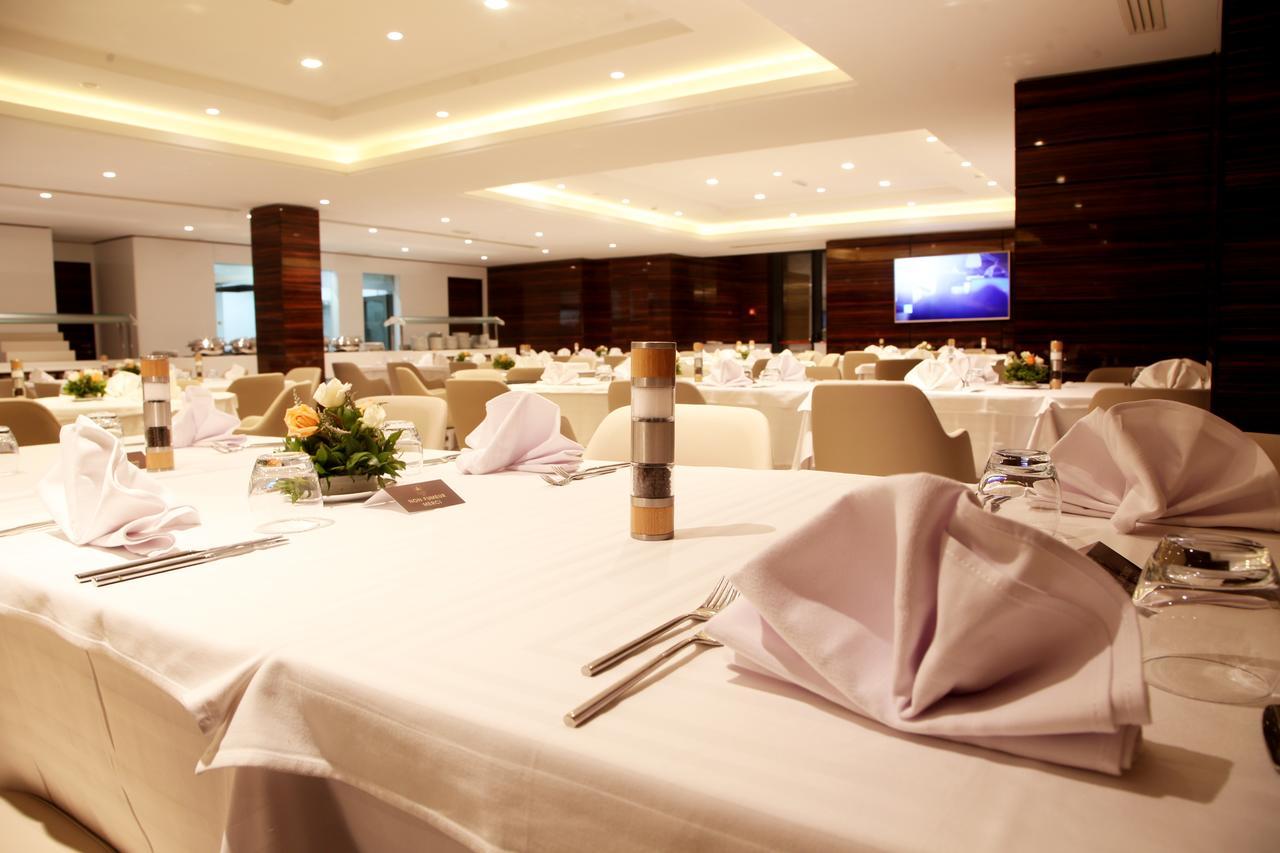 Radisson Hotel Sfax Exteriér fotografie The Long Room