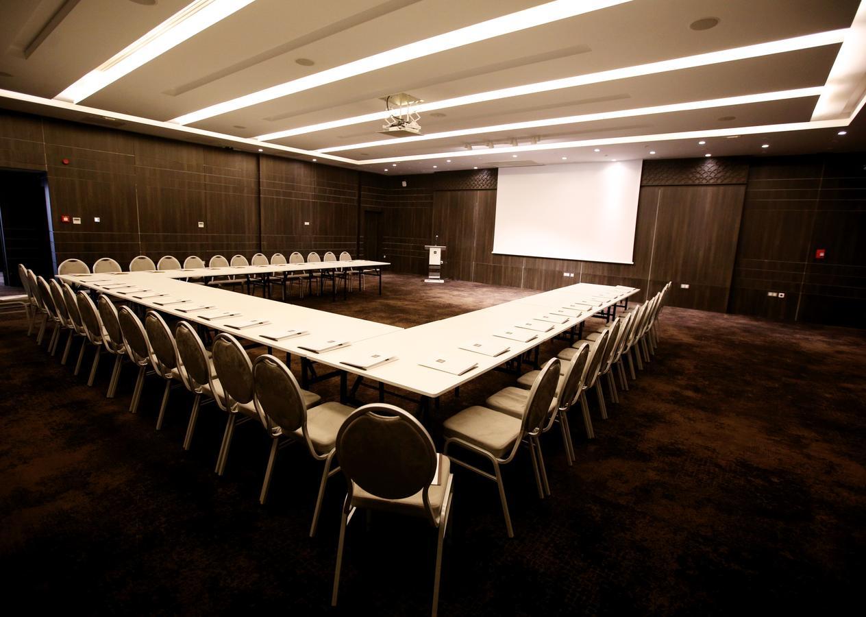 Radisson Hotel Sfax Exteriér fotografie A meeting room