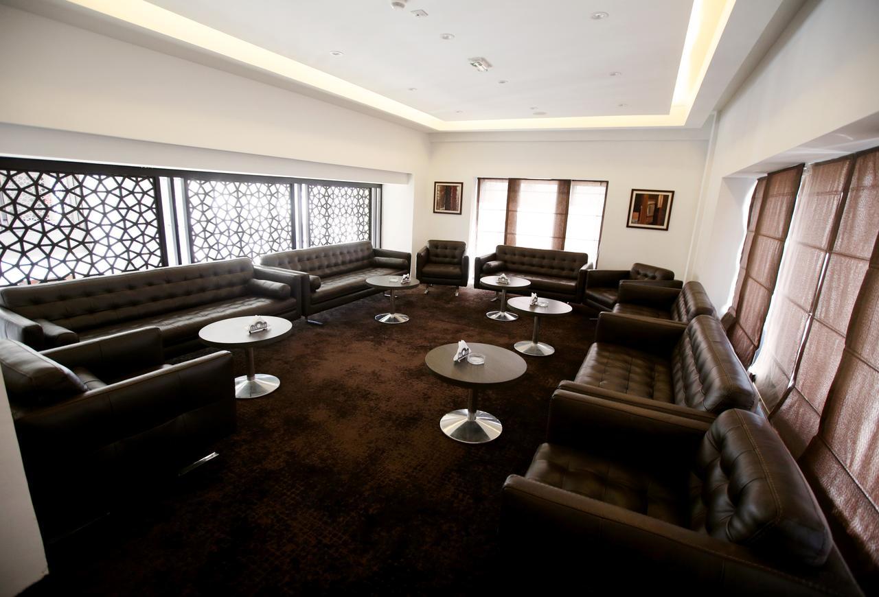 Radisson Hotel Sfax Exteriér fotografie The lounge at the airport