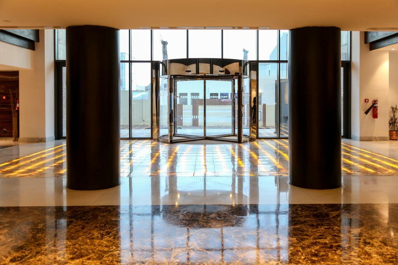 Radisson Hotel Sfax Exteriér fotografie Entrance to the hotel